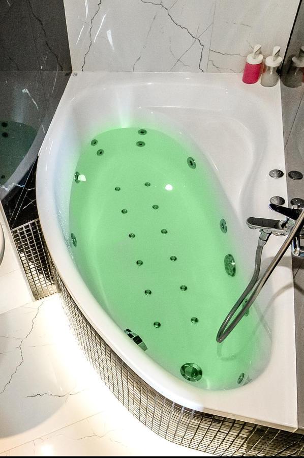 Studio Apartment Balcony Jacuzzi