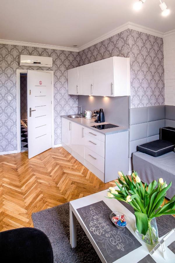 Superior One-Bedroom Apartment Jacuzzi